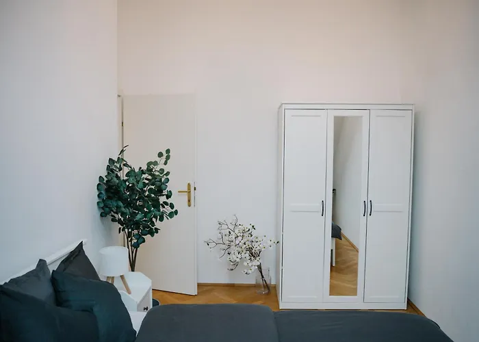 Apartment 110qm, 4 Bedrooms, Near Schoenbrunn - Axara Housing Osw 33 *