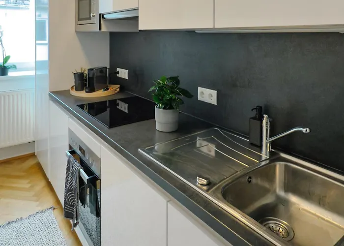 110qm, 4 Bedrooms, Near Schoenbrunn - Axara Housing Osw 33 Apartment *
