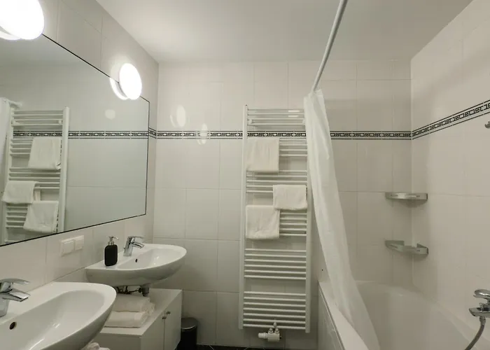 110qm, 4 Bedrooms, Near Schoenbrunn - Axara Housing Osw 33 Apartment *